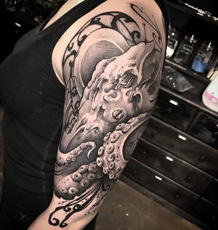 Yorick Fauquant - Art Nouveau, Biomech Octopus sleeve, black and grey, sketchy tattoo